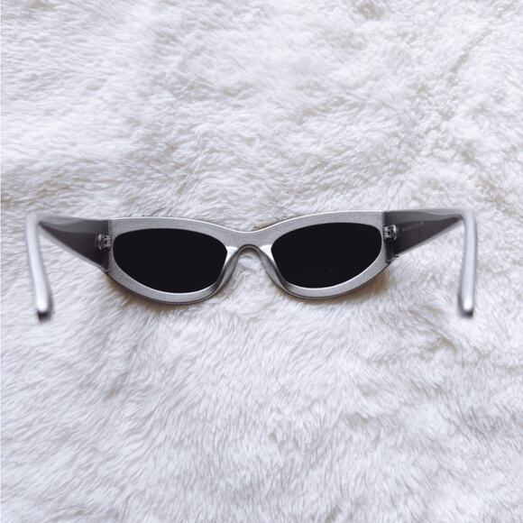 Faye Mirrored Silver Cat-Eye Sunglasses - Picture 11 of 14